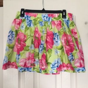 Hollister skirt. Floral. Green